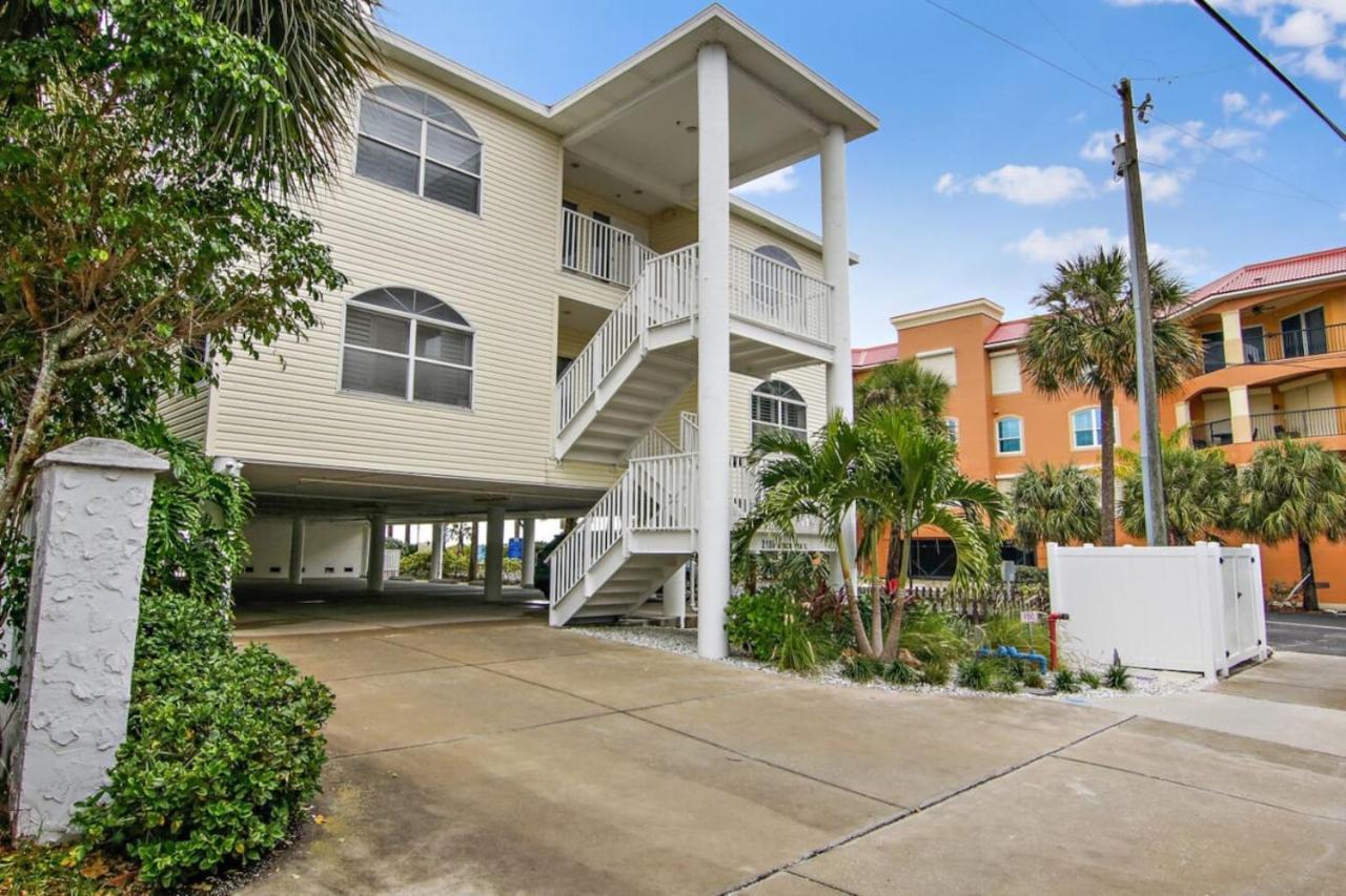 Sea Side 202 Beachfront Serenity 3Bd 2Ba Sleeps 8 Clearwater Beach Exterior photo
