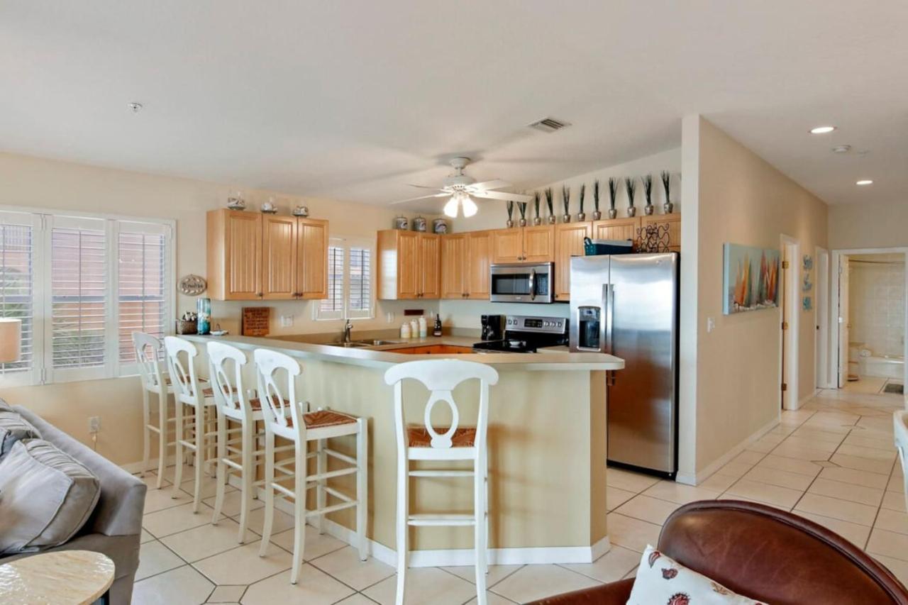 Sea Side 202 Beachfront Serenity 3Bd 2Ba Sleeps 8 Clearwater Beach Exterior photo
