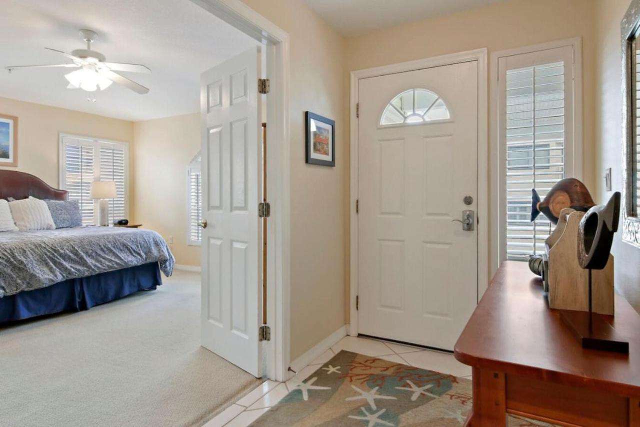 Sea Side 202 Beachfront Serenity 3Bd 2Ba Sleeps 8 Clearwater Beach Exterior photo